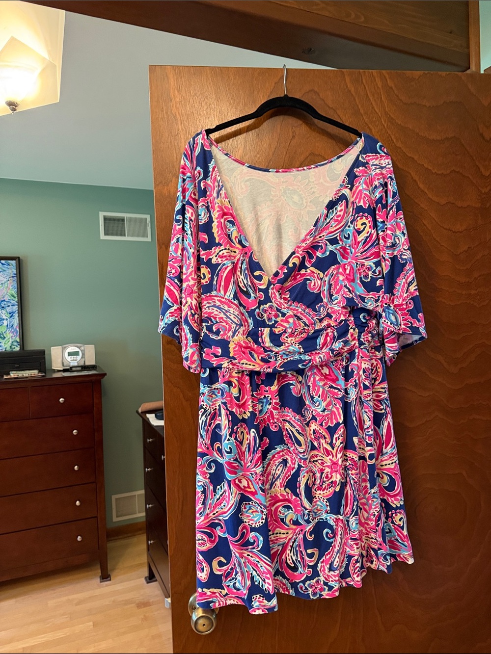Lilly Pulitzer Women’s Navy Paisley Print Romper with Pink Accents - Picture 2 of 4